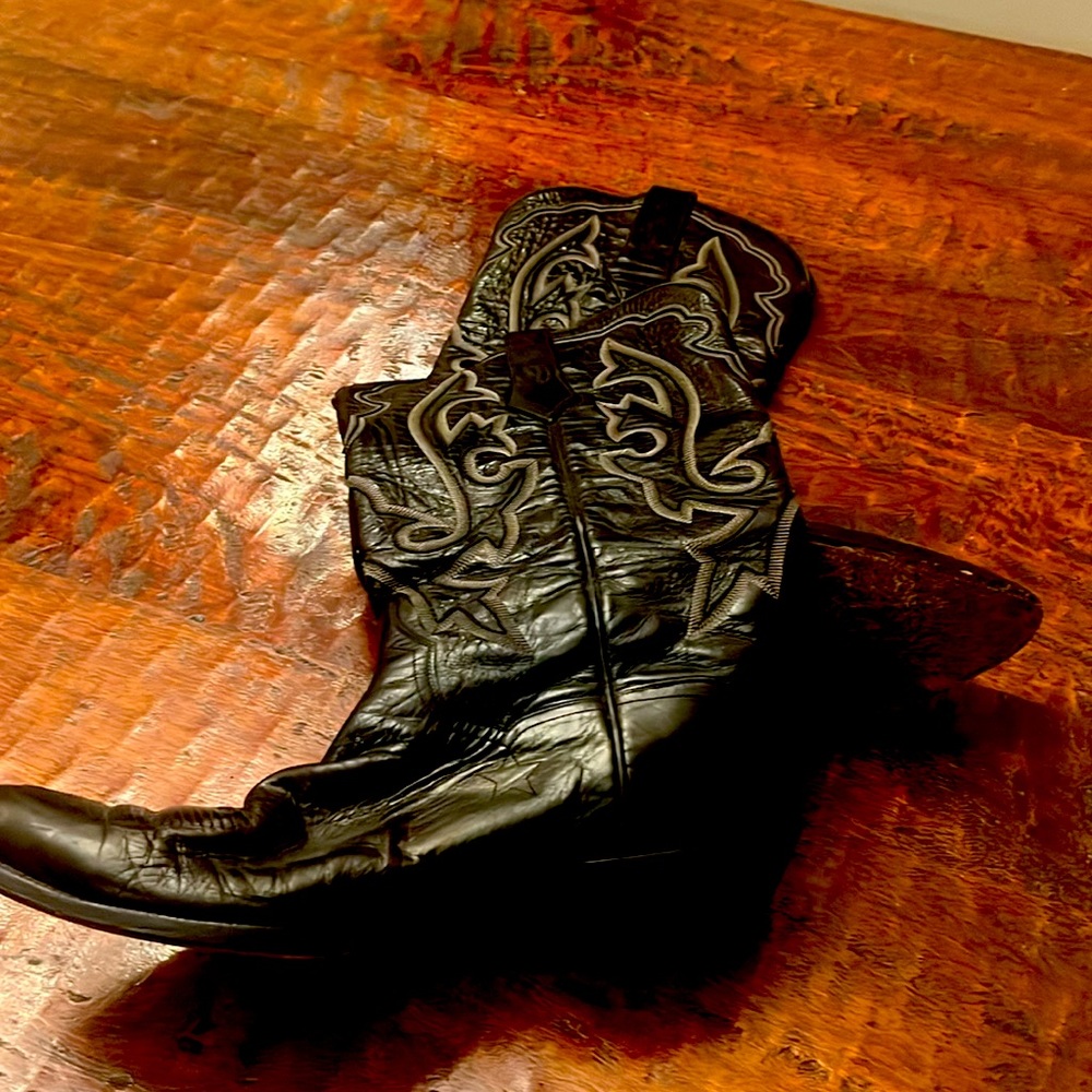 JB Hill men’s size 9 1/2 cowboy boots black
